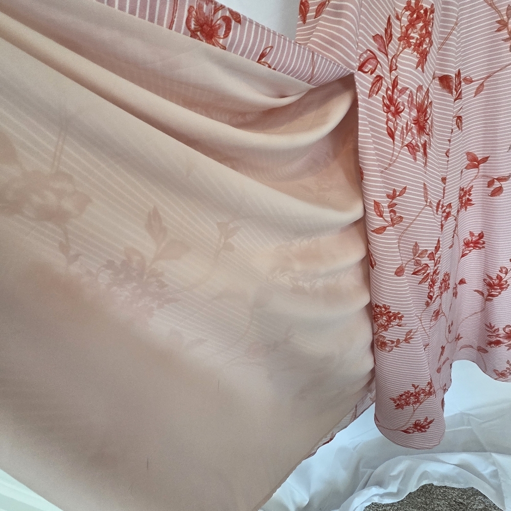 Badgley Mischka Delaney Flowy Maxi Dress - Picture 7 of 15